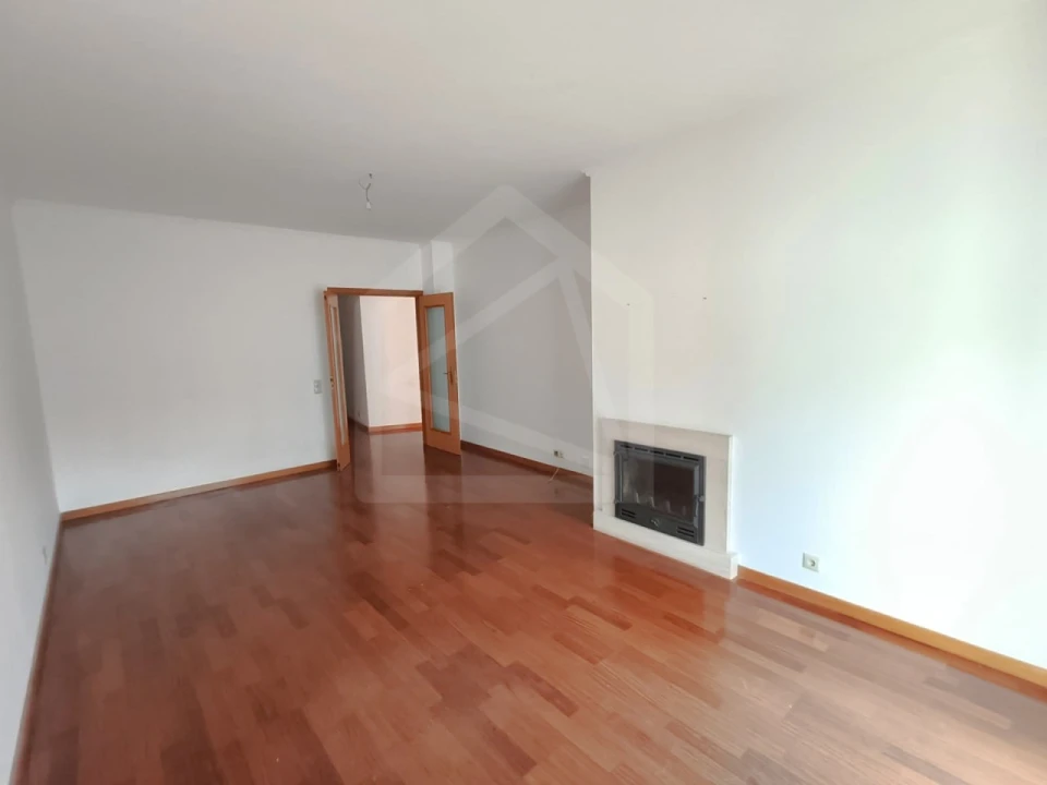 Apartamento T2 para Venda em São João da Madeira Foto 3