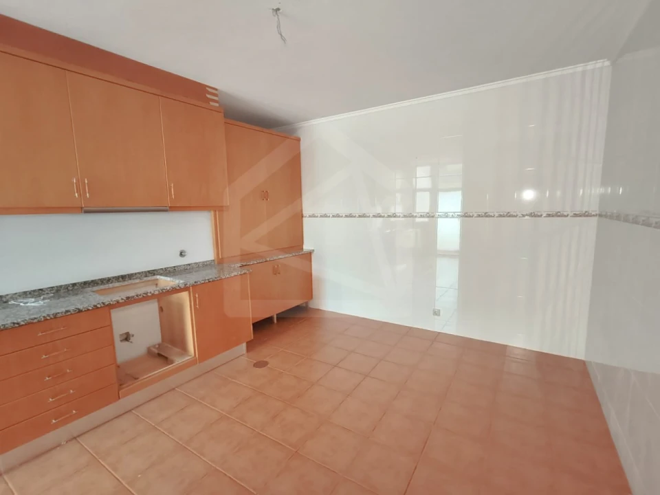Apartamento T2 para Venda em São João da Madeira Foto 8