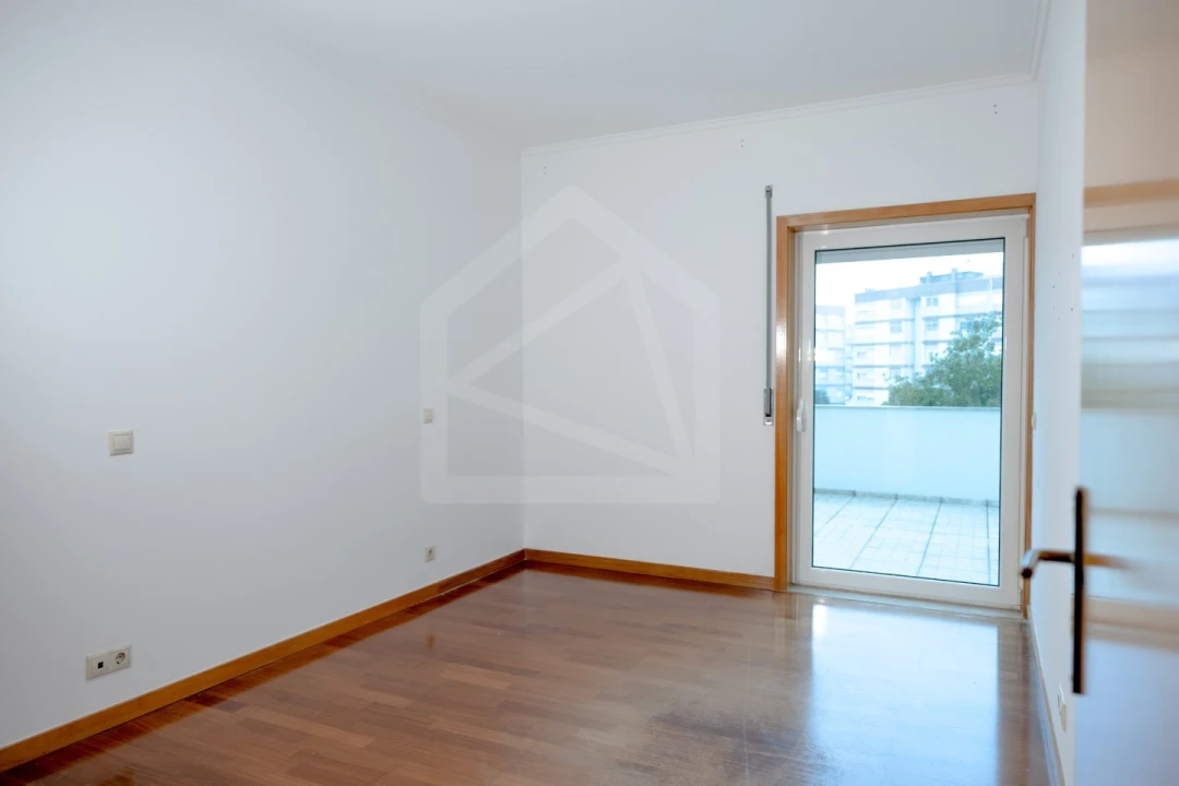 Apartamento T2 para Venda em São João da Madeira Foto 12