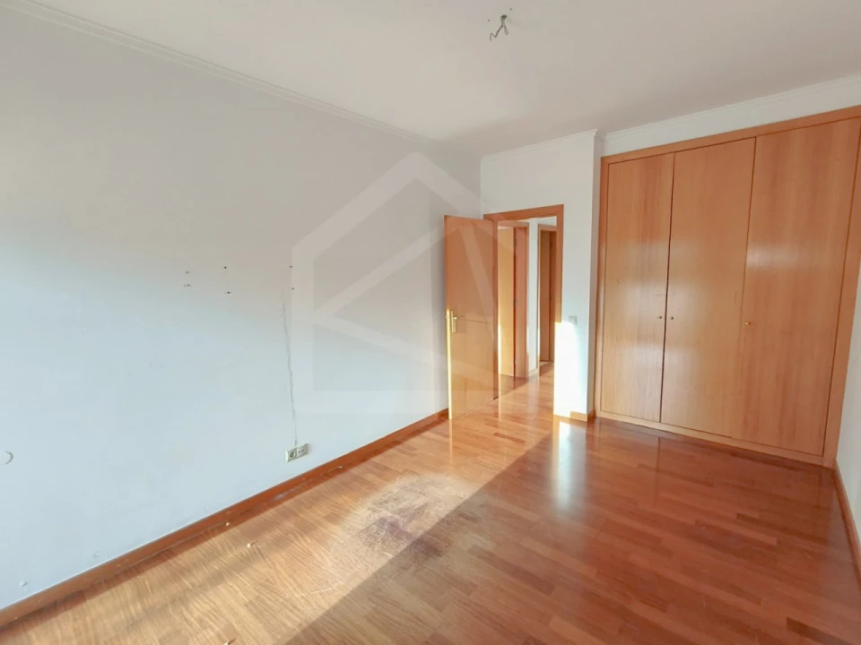 Apartamento T2 para Venda em São João da Madeira Foto 13