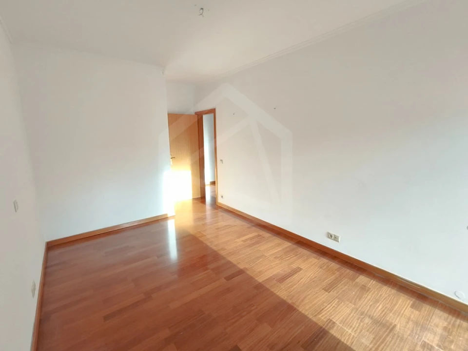 Apartamento T2 para Venda em São João da Madeira Foto 15