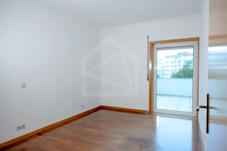 Apartamento T2 para Venda em São João da Madeira Foto 12