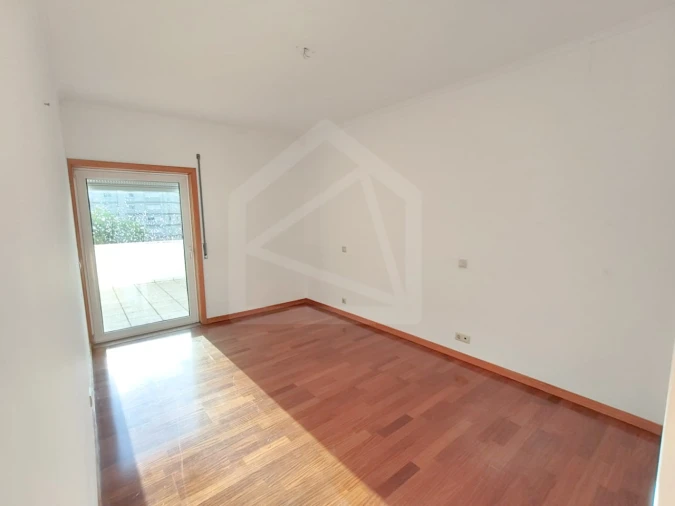 Apartamento T2 para Venda em São João da Madeira Foto 14