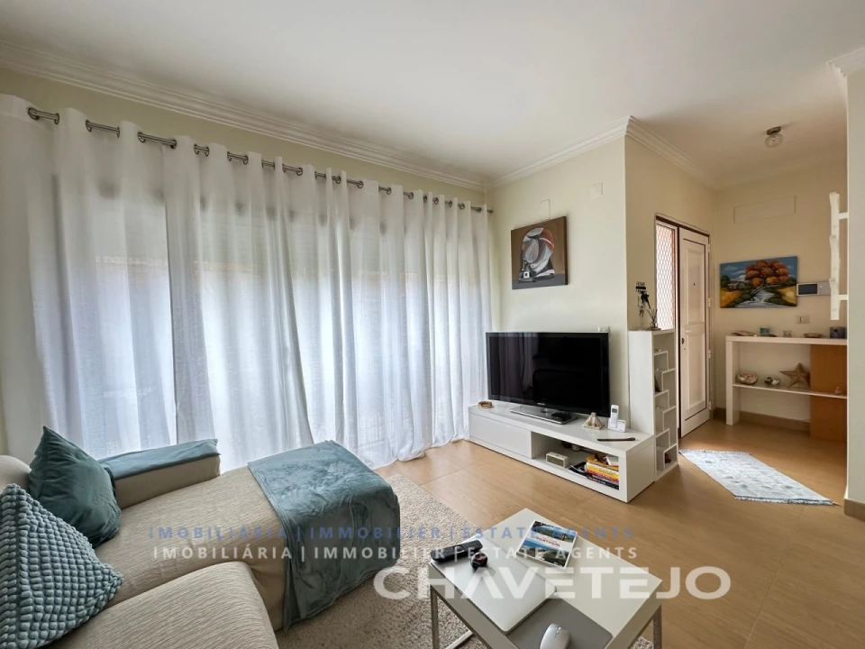 Apartamento T2 para Venda em São João Baptista e Santa Maria dos Olivais Foto 2