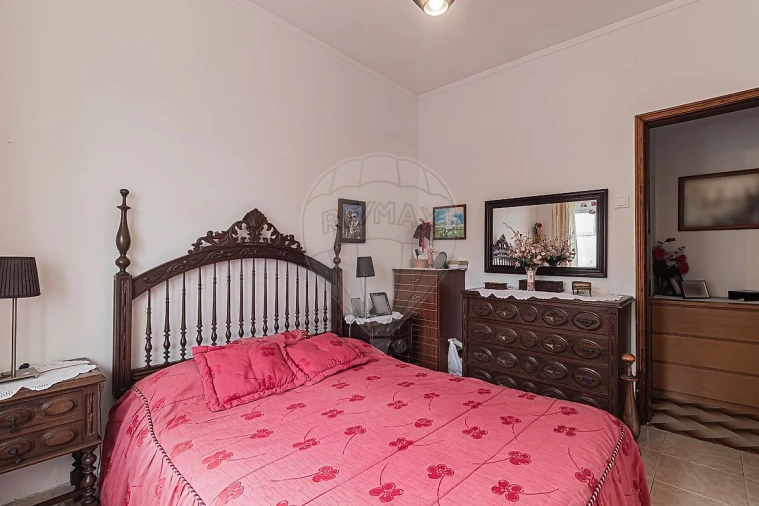 Apartamento T2 para Venda em Rio de Mouro Foto 26