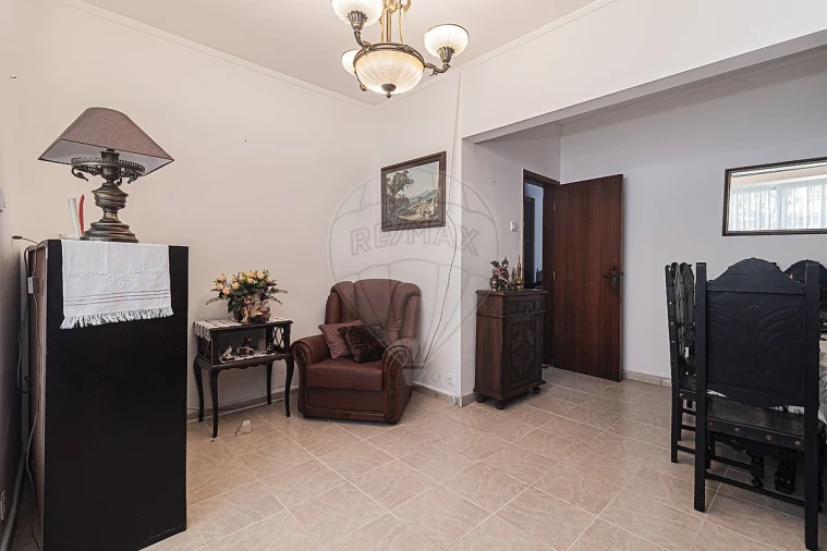 Apartamento T2 para Venda em Rio de Mouro Foto 17