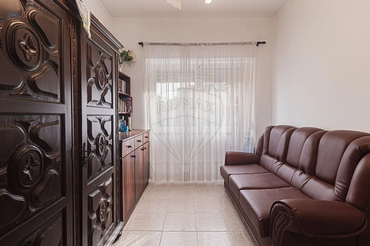 Apartamento T2 para Venda em Rio de Mouro Foto 7