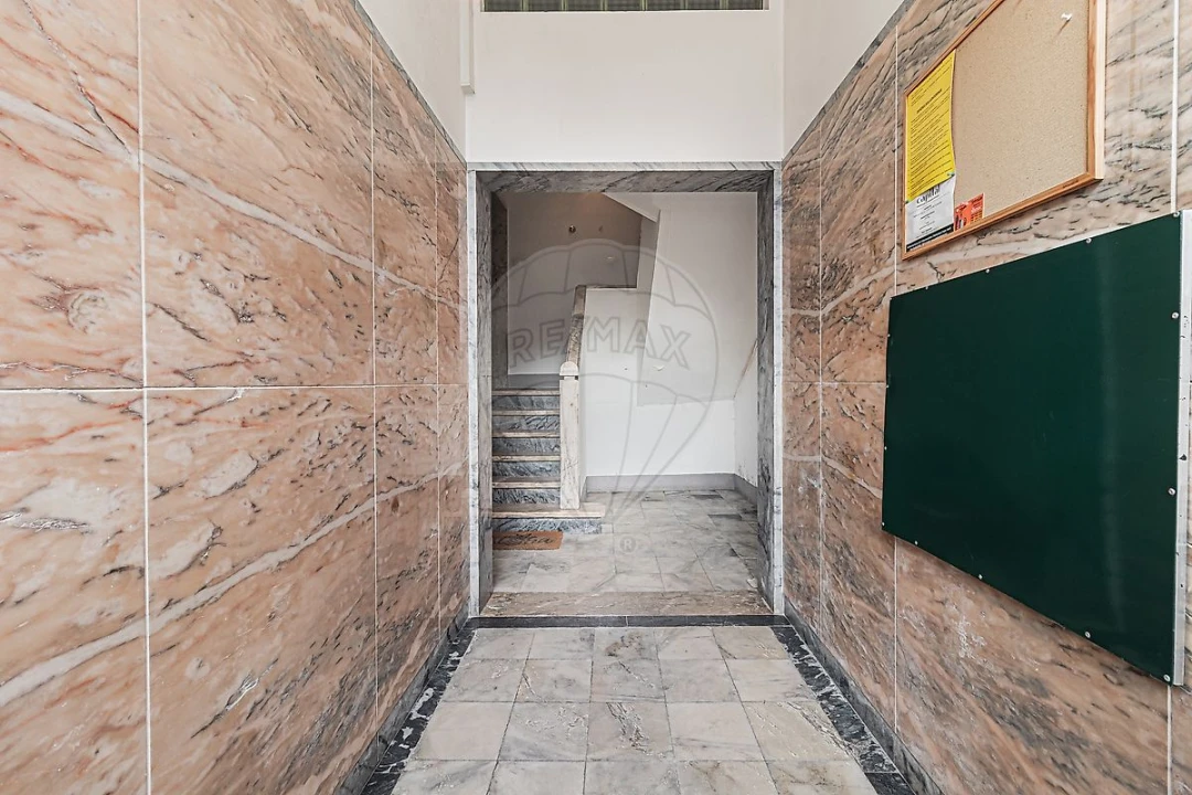 Apartamento T2 para Venda em Rio de Mouro Foto 27