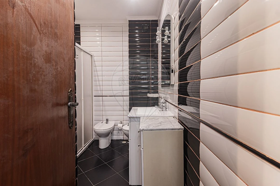 Apartamento T2 para Venda em Rio de Mouro Foto 20