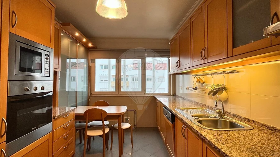 Apartamento T3 para Venda em Carnide Foto 17