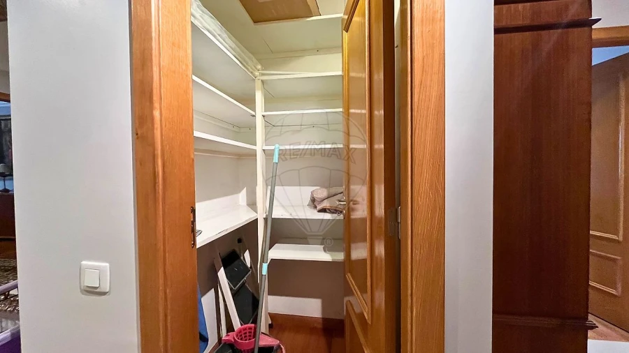 Apartamento T3 para Venda em Carnide Foto 45