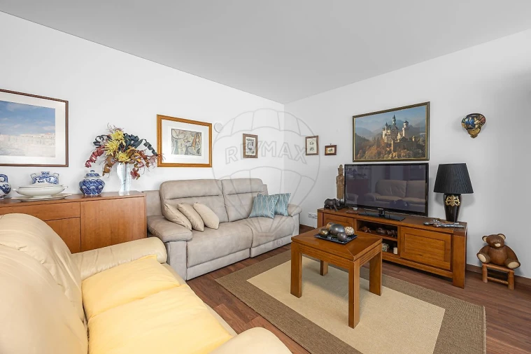 Apartamento T3 para Venda em Odivelas Foto 8