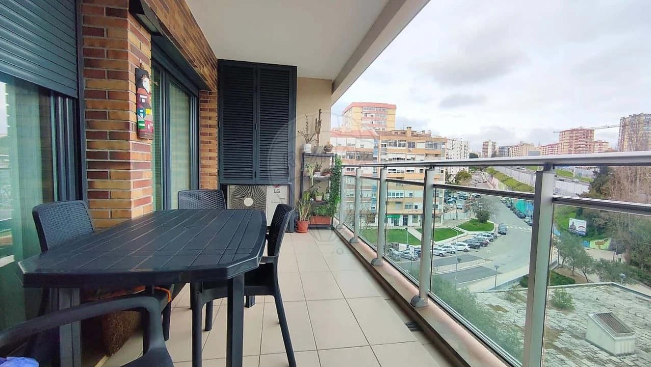 Apartamento T3 para Venda em Odivelas Foto 2