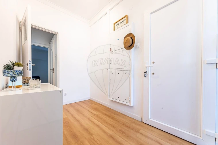 Apartamento T2 para Arrendamento em Santa Clara Foto 9