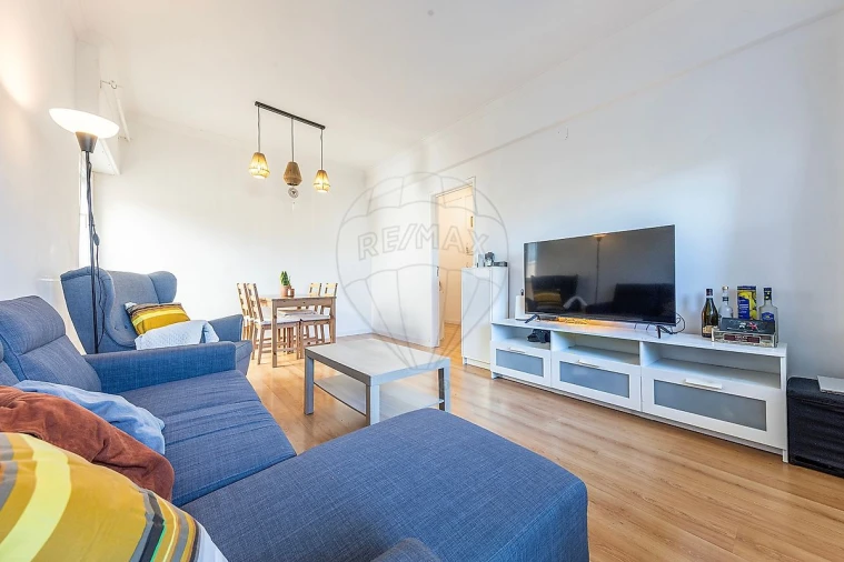 Apartamento T2 para Arrendamento em Santa Clara Foto 4