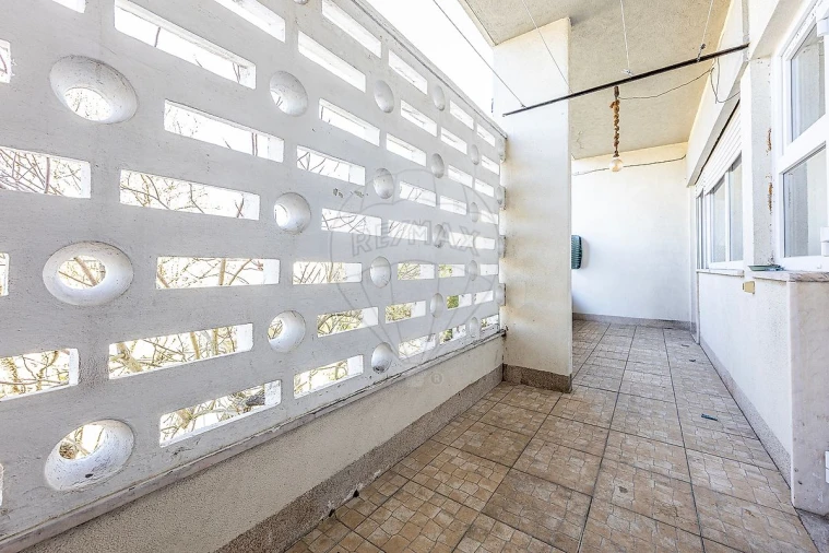 Apartamento T2 para Arrendamento em Santa Clara Foto 18