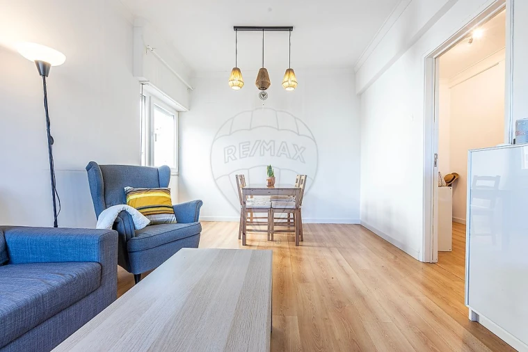 Apartamento T2 para Arrendamento em Santa Clara Foto 7