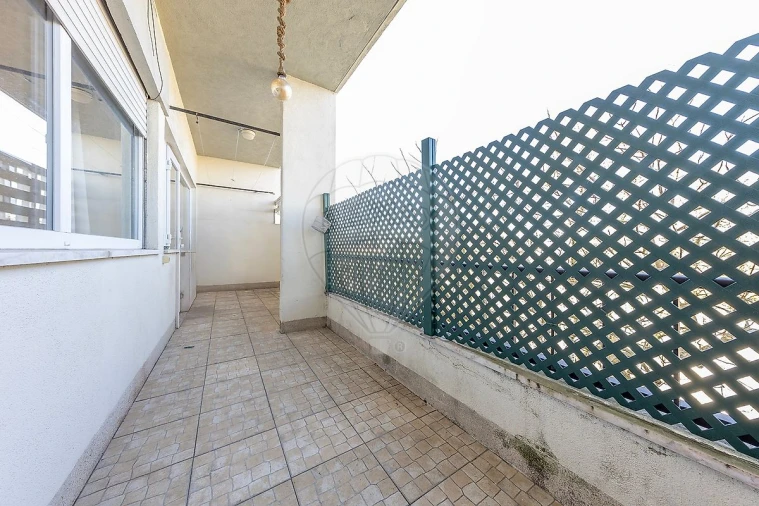 Apartamento T2 para Arrendamento em Santa Clara Foto 17