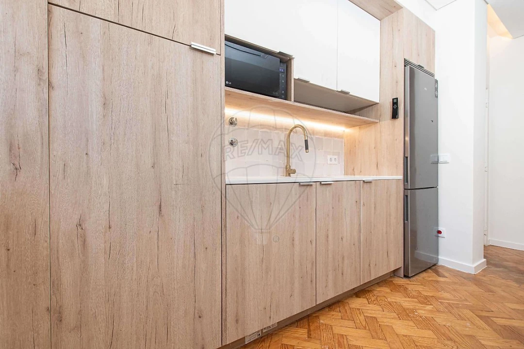 Apartamento T2 para Arrendamento em Alvalade Foto 17