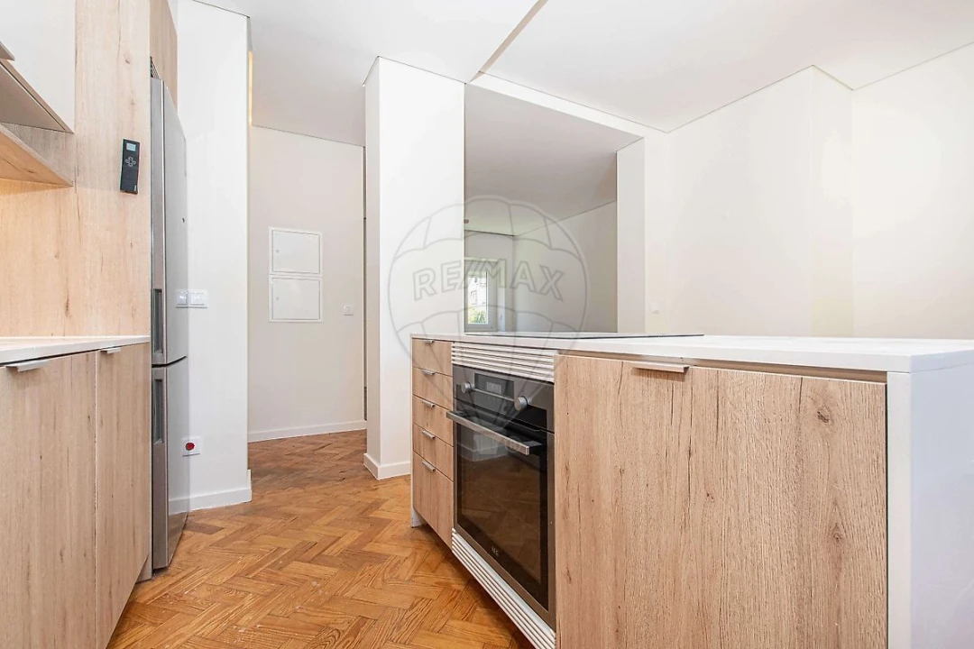 Apartamento T2 para Arrendamento em Alvalade Foto 19