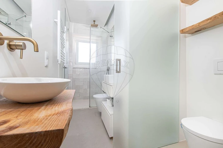 Apartamento T2 para Arrendamento em Alvalade Foto 9