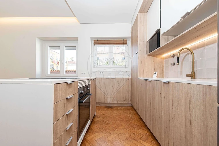 Apartamento T2 para Arrendamento em Alvalade Foto 20