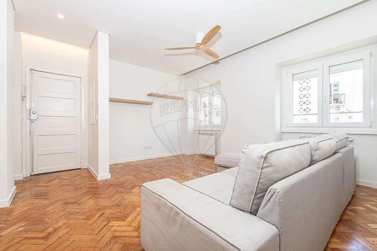 Apartamento T2 para Arrendamento em Alvalade Foto 11