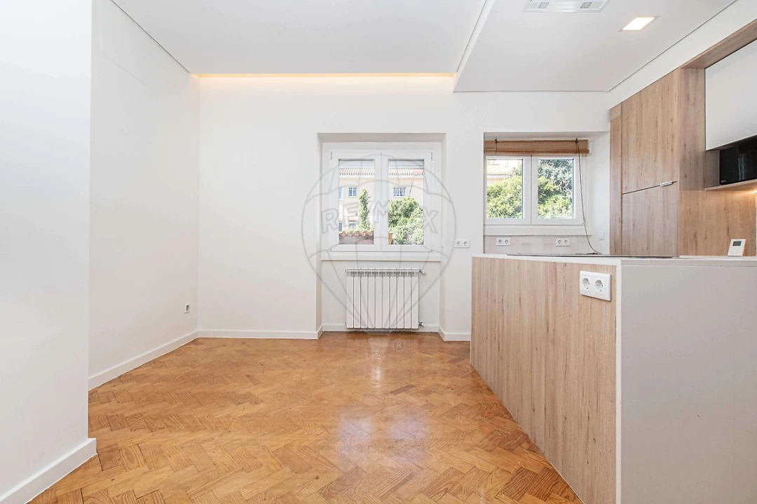 Apartamento T2 para Arrendamento em Alvalade Foto 15