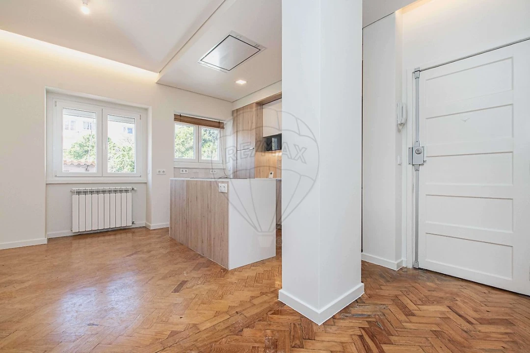 Apartamento T2 para Arrendamento em Alvalade Foto 14