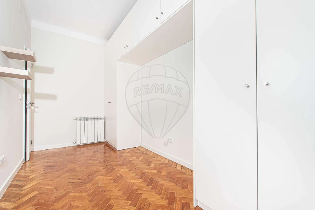 Apartamento T2 para Arrendamento em Alvalade Foto 8