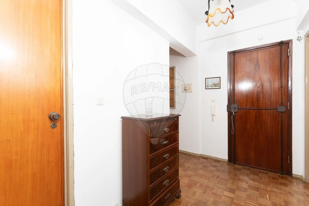 Apartamento T3 para Venda em Sacavém e Prior Velho Foto 10