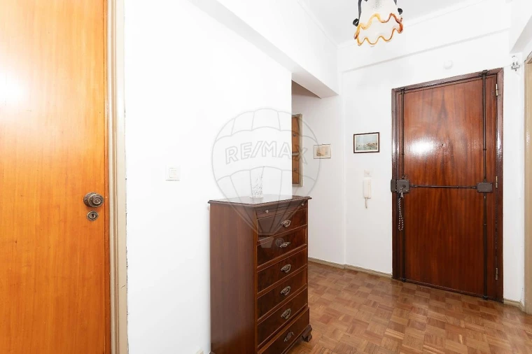 Apartamento T3 para Venda em Sacavém e Prior Velho Foto 10