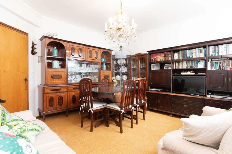 Apartamento T3 para Venda em Sacavém e Prior Velho Foto 4