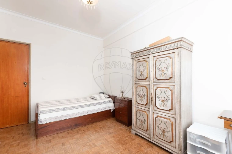 Apartamento T3 para Venda em Sacavém e Prior Velho Foto 1