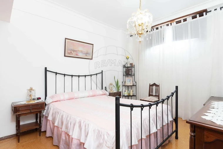 Apartamento T3 para Venda em Sacavém e Prior Velho Foto 7