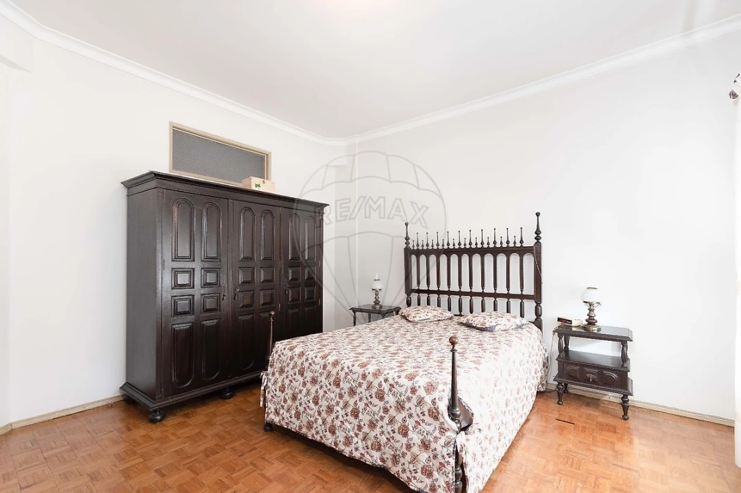 Apartamento T3 para Venda em Sacavém e Prior Velho Foto 8