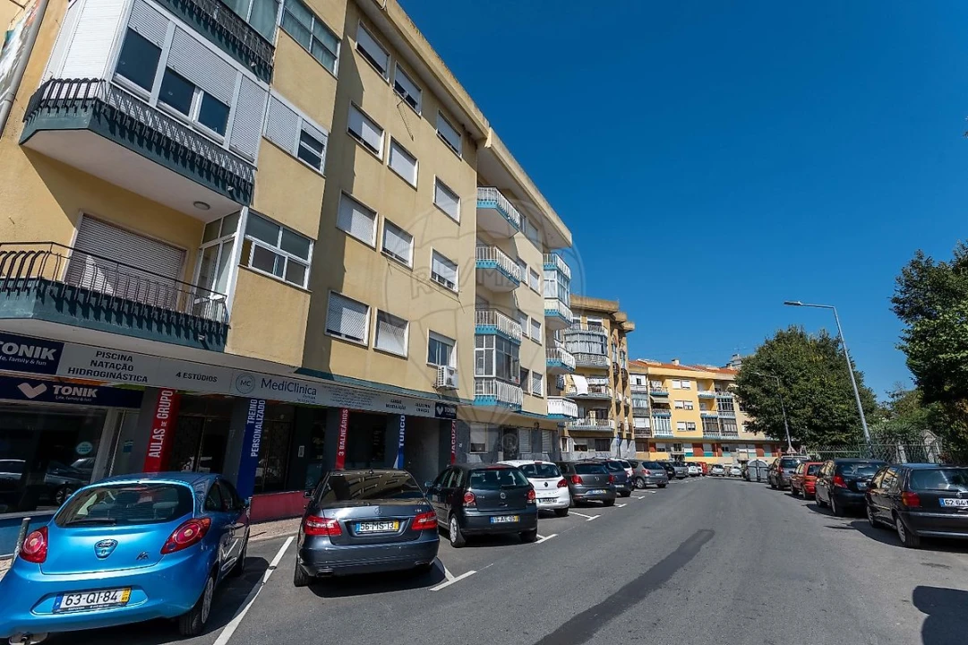 Apartamento T3 para Venda em Sacavém e Prior Velho Foto 9