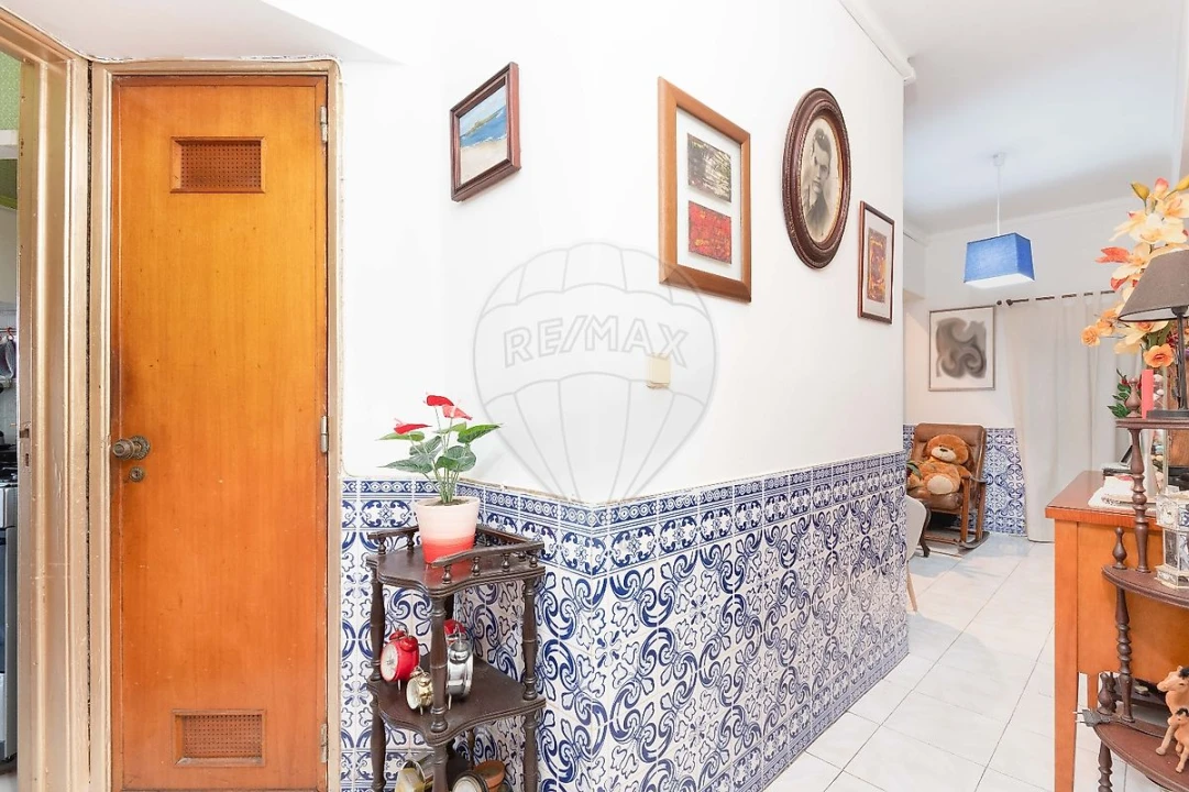 Apartamento T1 para Venda em Sacavém e Prior Velho Foto 16