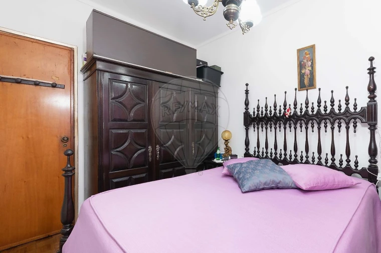 Apartamento T1 para Venda em Sacavém e Prior Velho Foto 4