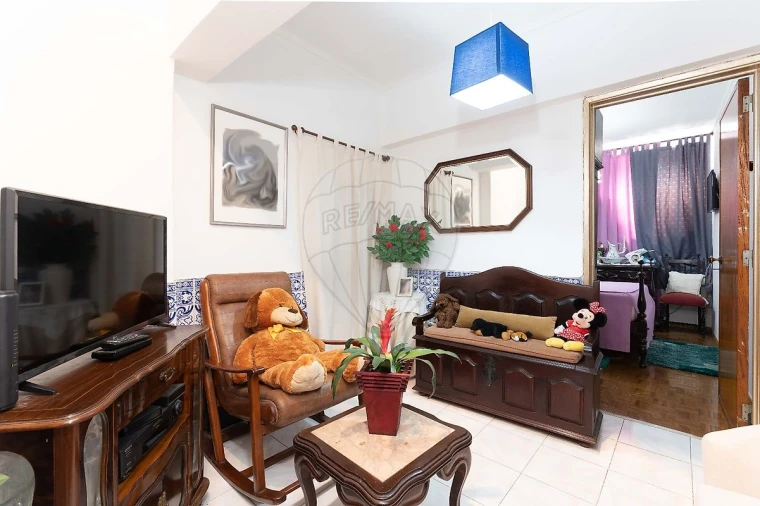 Apartamento T1 para Venda em Sacavém e Prior Velho Foto 2