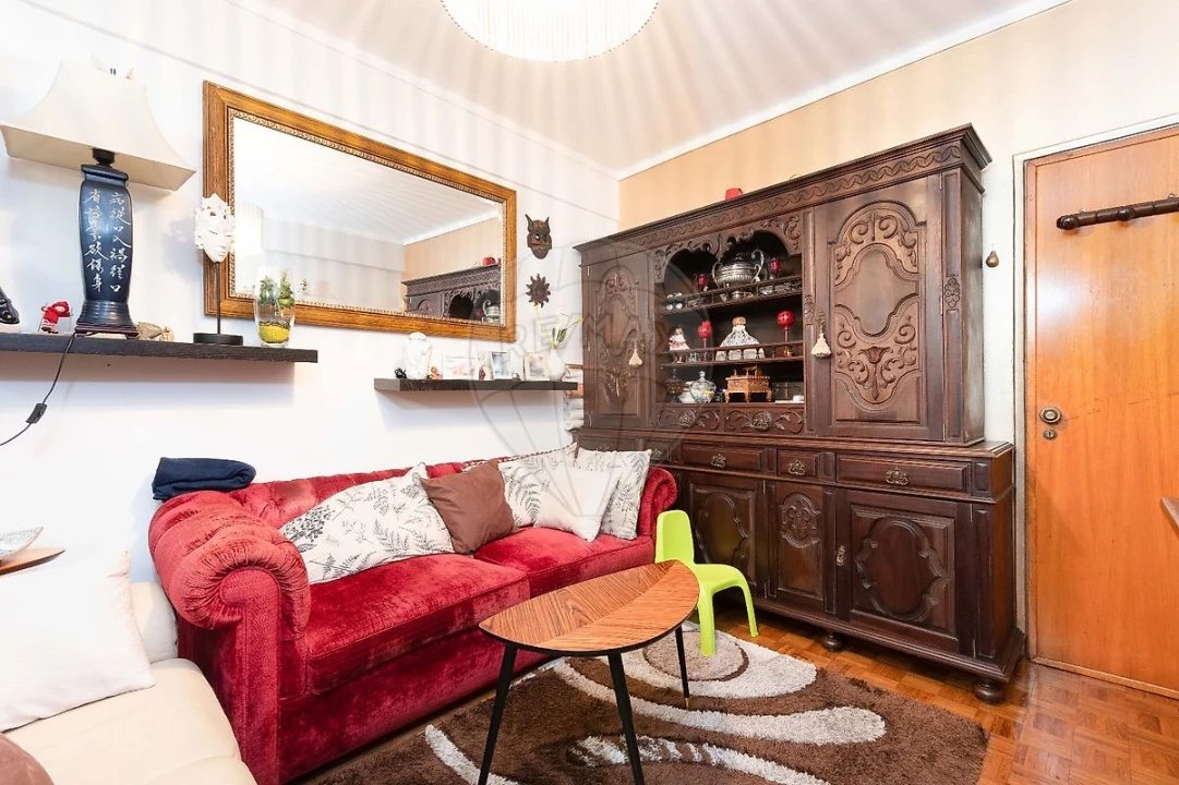 Apartamento T1 para Venda em Sacavém e Prior Velho Foto 5