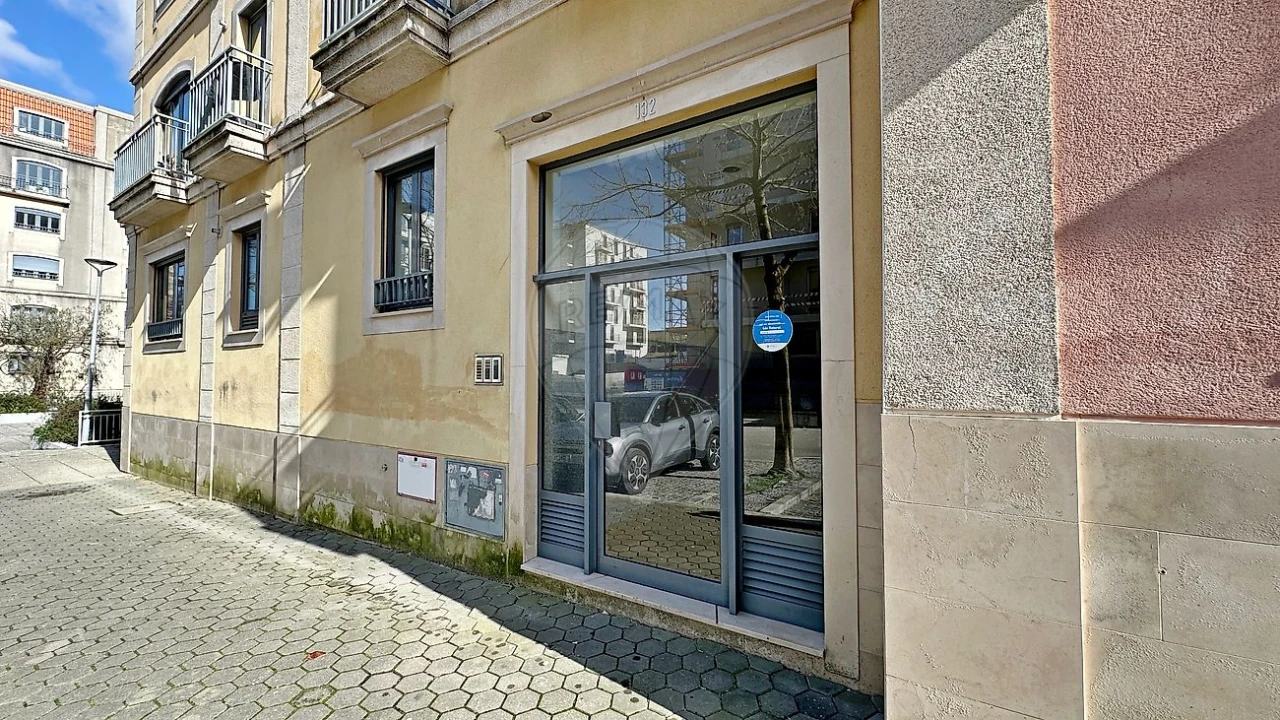 Apartamento T1 para Venda em Oliveira do Douro Foto 3