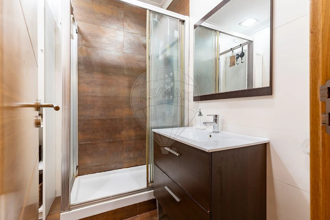 Apartamento T2 para Venda em Corroios Foto 15