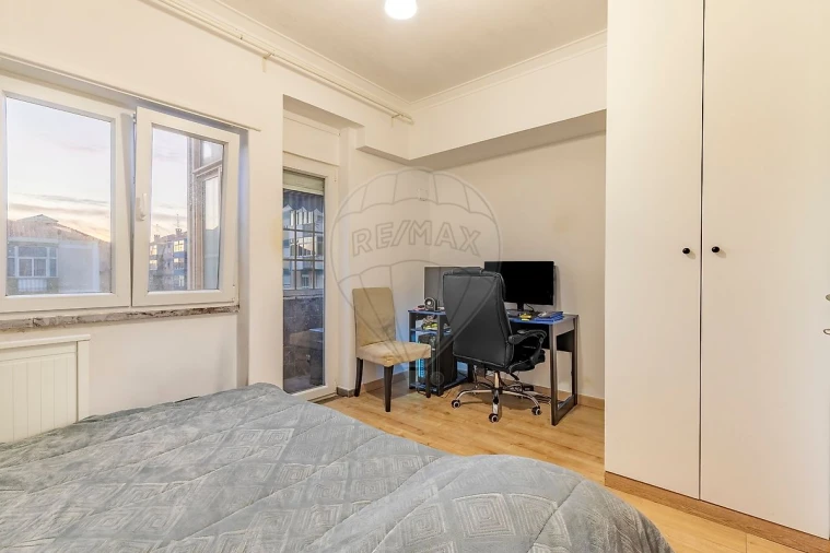 Apartamento T2 para Venda em Corroios Foto 13