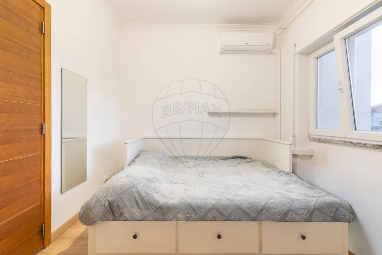 Apartamento T2 para Venda em Corroios Foto 12