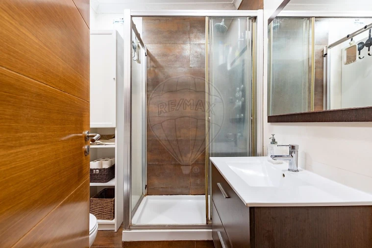 Apartamento T2 para Venda em Corroios Foto 14