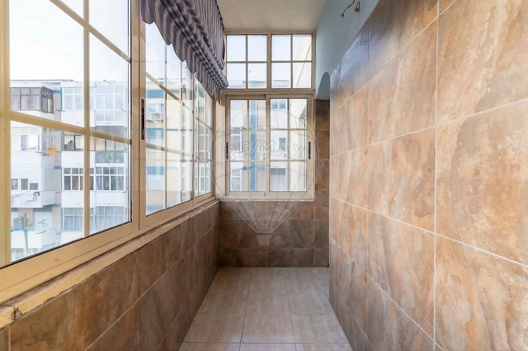 Apartamento T2 para Venda em Corroios Foto 18