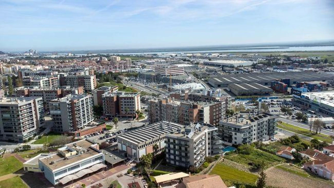 Apartamento T2 para Venda em Alverca do Ribatejo e Sobralinho Foto 4