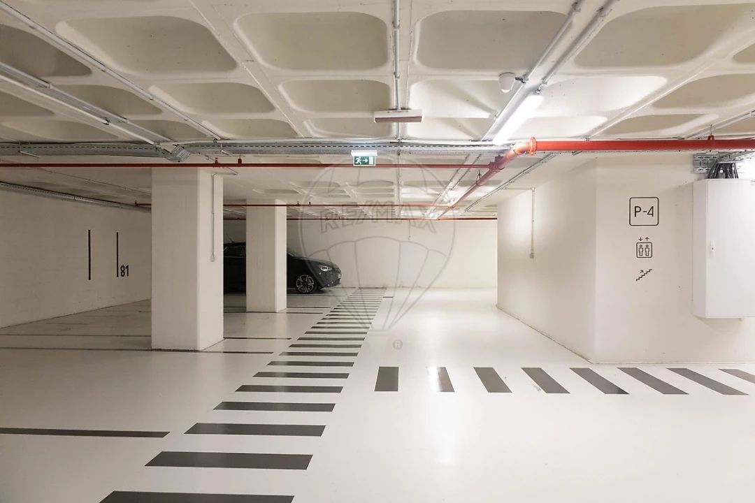 Garagem para Venda em Avenidas Novas Foto 3