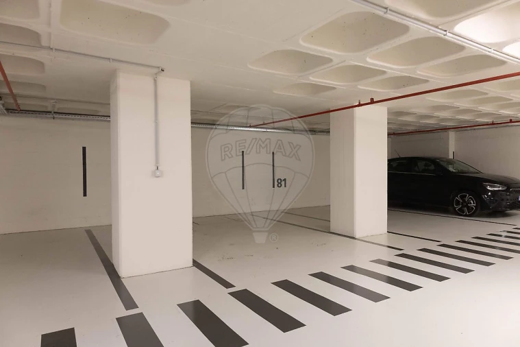 Garagem para Venda em Avenidas Novas Foto 4